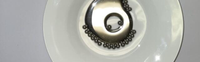 Newly Discovered ‘Hybrid’ Phase of Matter Blurs the Line Between Solid and Liquid