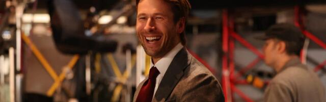 Glen Powell invited a special guest to his 'SNL' hosting debut: his UPS driver