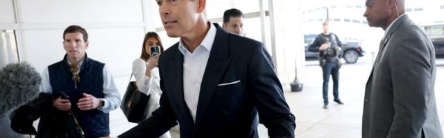 Sean Duffy said 'Santa's coming to town' early for hundreds of air traffic controllers who didn't call in sick during the government shutdown