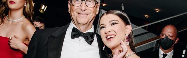 Bill Gates' daughter Phoebe says she showed him how to 'work the room' socially