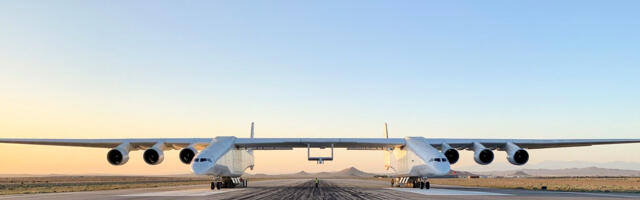 Why Does The Stratolaunch Roc Jet Have 2 Cockpits?