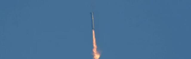 SpaceX makes nail-biting sixth Starship test flight but fails to catch booster
