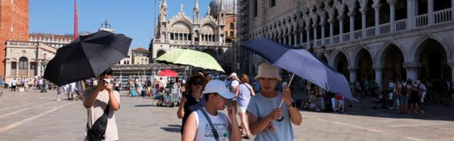 Venice Plans to Start Charging Visitors Entry Fee Next Year