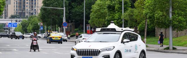 'I was stuck on the overpass with dump trucks all around me': A mass Baidu robotaxi outage just caused traffic mayhem in China