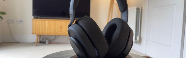 The Fractal Scape has no business offering this many features for a wireless headset at this price