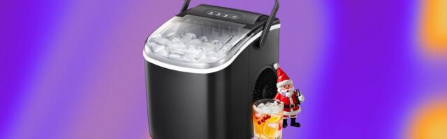 Skip the Black Friday Lines and Nab This Countertop Ice Maker for Just $54