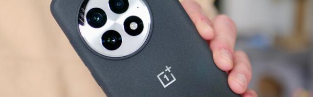 How many software updates does the OnePlus 13 get?