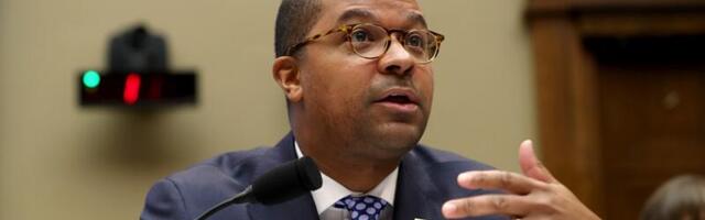 Democratic FCC Commissioner Geoffrey Starks will resign this spring