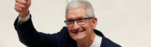 Tim Cook Is Latest Tech Exec to Kiss the Ring, Gives Trump’s Inauguration $1 Million