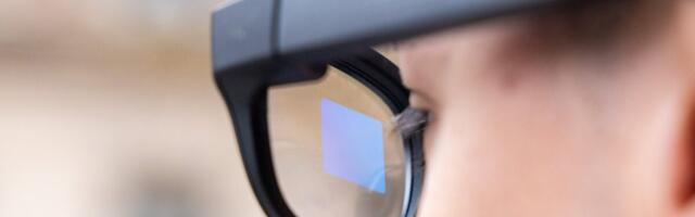 Smart Glasses Are Trying to Break Up With Your Phone