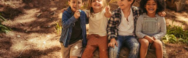 Children who grew up in the 1960s without smartphones, instant gratification, or parental intervention in every conflict often display these 7 strengths as adults that younger generations struggle to develop