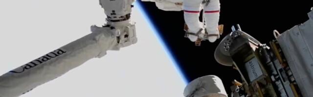 Watch this ISS astronaut take a ride on a robotic arm 250 miles over London