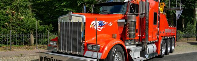 What Does The 'L' Stand For On The Kenworth W900L?
