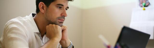 9 subtle signs a man is quietly struggling with life even if he never complains