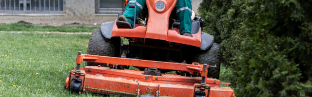 Your Mower Deck Wheels May Need Changing - Here's What To Look For