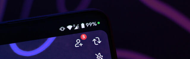 Why There's A Green Dot On Your Android's Screen (And How To Remove It)