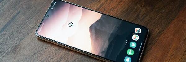 April Updates Start Arriving for Samsung Phones (Updated)