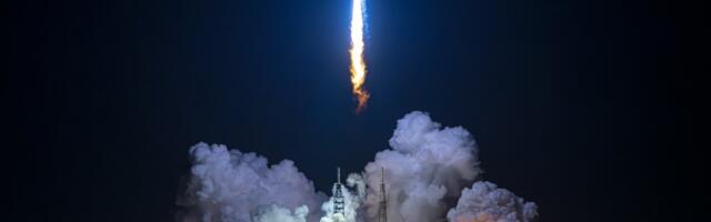 Bezos’ Blue Origin Cuts 10% of Jobs to Ramp Up Rocket Launches