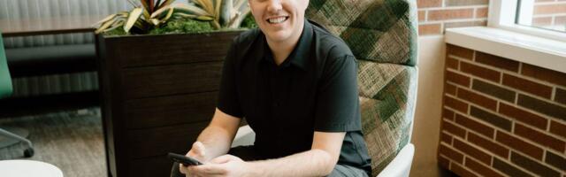 I'm a career coach for Big Tech employees. Here are my 4 tips for dealing with a micromanaging boss.