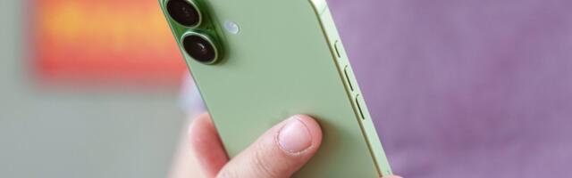 Apple projected to surpass Samsung as global smartphone shipments leader