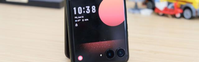 I spent a month with the Motorola Razr Plus 2026, and it's a great flip phone with a worryingly short lifespan