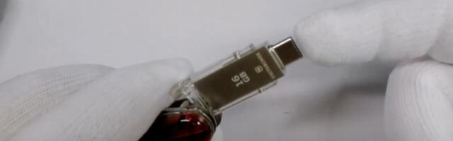 Do Any Swiss Army Knives Come With A USB Drive?
