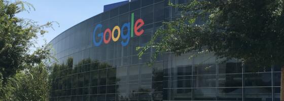 Apple says Safari searches declined for the first time, pointing to rising AI use