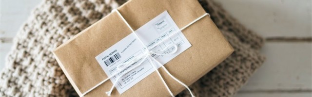 7 Holiday Shipping Tips and Tricks for Online Entrepreneurs