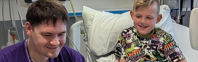 A Scottish children's hospital now has a gamer-in-residence to play games with kids