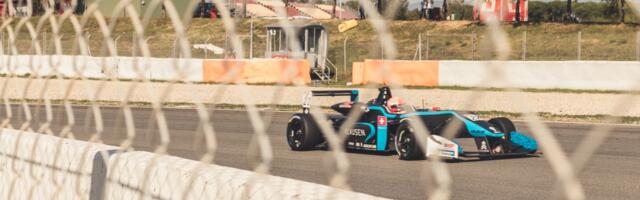 Lewis Hamilton graces F1 25 Iconic Edition cover