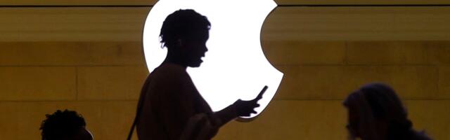 Fighting Peeping Toms: Apple working on privacy display for iPhones, Macs to stop shoulder surfers