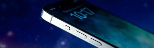 Your iPhone Has a Hidden Flight Tracker. Here's How to Use It