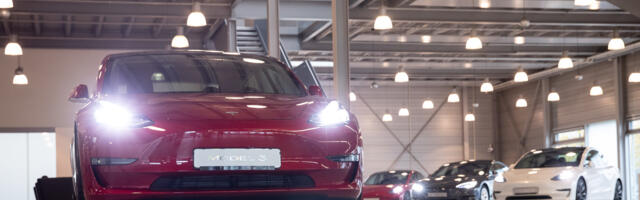 Tesla Can’t Avoid Recall Fix for Cars With Overly Bright Headlights