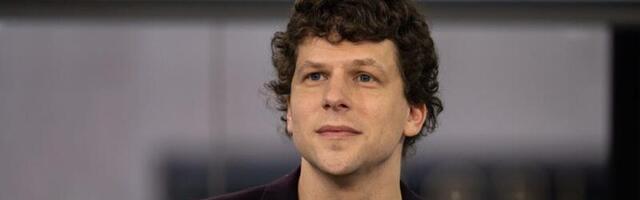 Jesse Eisenberg criticizes 'rich and powerful' tech leaders for getting involved in politics instead of 'doing good things for the world'