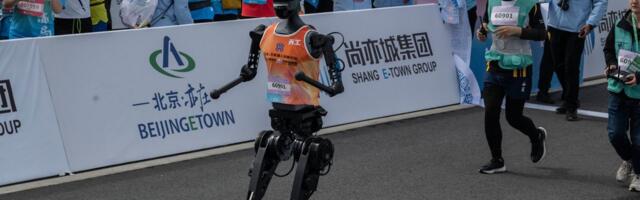 Stumbling and Overheating, Most Humanoid Robots Fail to Finish Half Marathon in Beijing