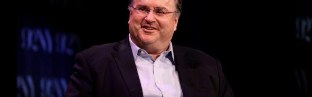 Reid Hoffman says Silicon Valley's got a blind spot that savvy AI investors could be cashing in on