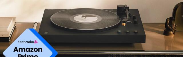 Just starting a vinyl record collection? Don't ruin your music with a suitcase-style turntable! Get this entry-level option from Sony instead and give your vinyl some TLC