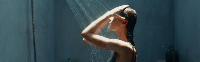 Research suggests people who shower at night instead of in the morning aren’t just washing off the day — they’re running a neurological closing ritual that signals the nervous system the threat window has ended, and the water isn’t cleaning the body, it’s decommissioning a surveillance state that’s been active since they opened their eyes