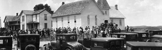 Vintage photos show what life was like in America's small towns a century ago