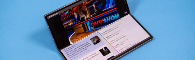 Samsung found another use for folding screens: Handheld gaming devices