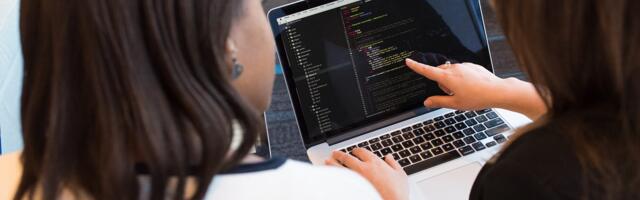 The Tours and Activities Sector Doesn’t Want Its Own Apple Plug Problem