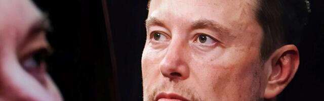 Elon Musk Is Reportedly Showing Off an AI Device to Investors