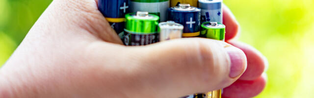 Do Batteries Really Bounce When They're Dead?