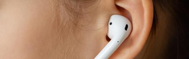 Wearing Headphones Right Now? Follow These 5 Tips to Prevent Hearing Loss