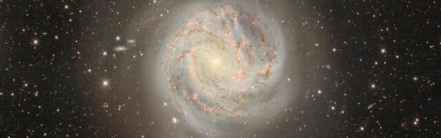 See the majestic Southern Pinwheel Galaxy in this Dark Energy Camera image