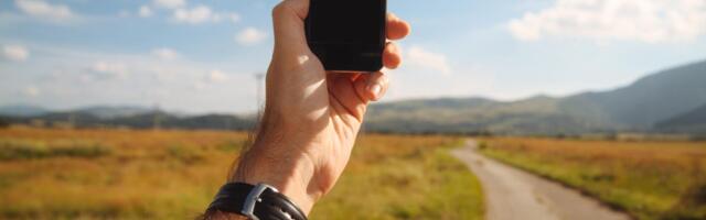 Say Goodbye to Awful Cell Signal With These 10 Simple Fixes