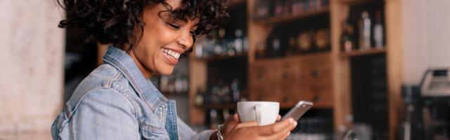 According to psychology, those who endlessly scroll social media but stay completely silent share these 5 traits