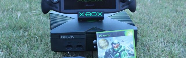 This DIY Xbox Handheld Looks as If It Came Straight Outta 2001