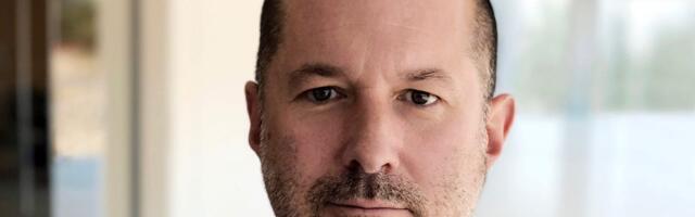 Famed Apple designer Jony Ive couldn't find a lantern he liked for his yacht, so he designed his own. It's $4,800.