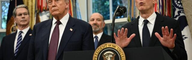 Trump Brags That Tim Cook Would ‘Kiss My Ass’ as the Apple CEO Steps Aside